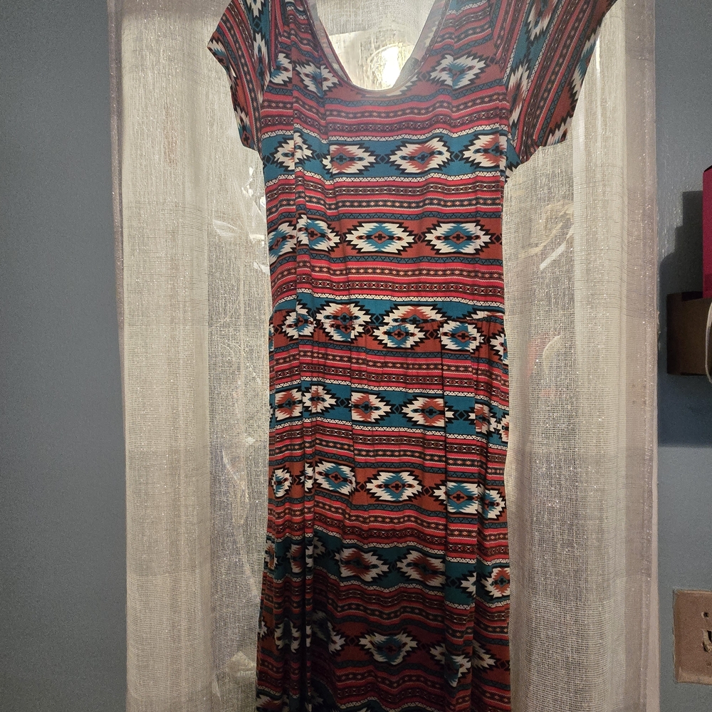 Forever 21 Red and Blue Patterned Midi Dress
